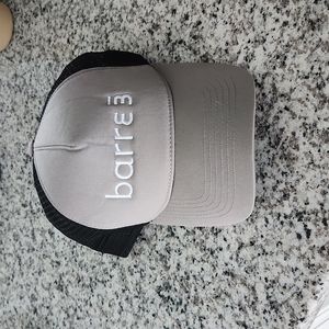 Barre3 hat